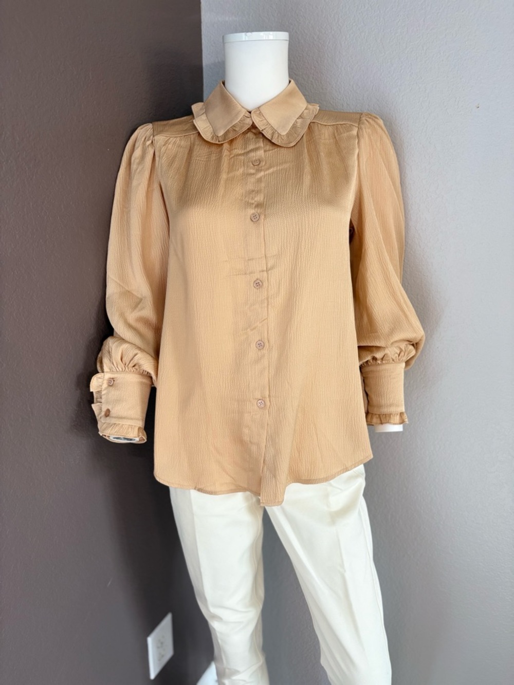 Max Studio Beige Ruffle Collar Button-Front Blouse - Picture 6 of 6